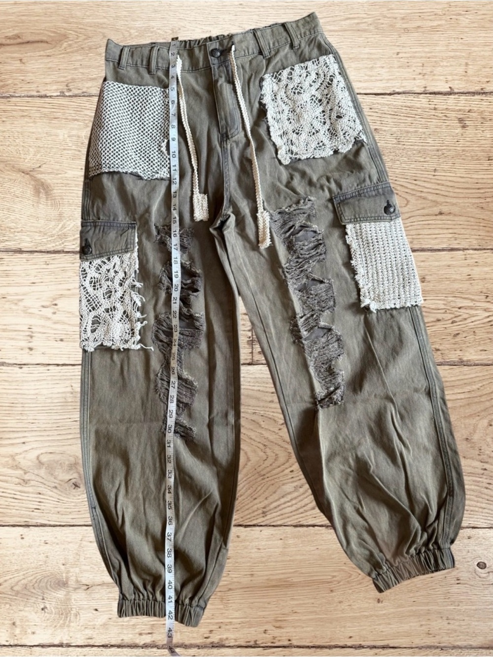 POL Women’s Vintage Wash Crochet Patchwork Distressed Jogger Cargo Pants Large - Picture 7 of 16